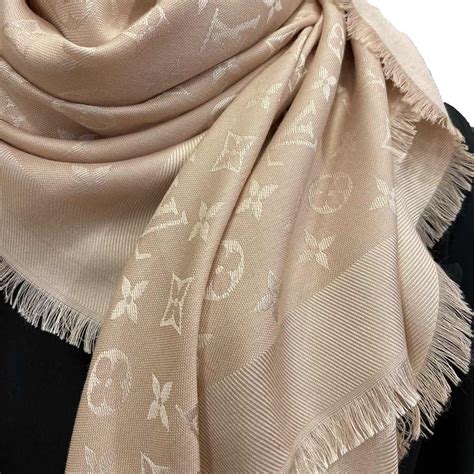 louis vuitton monogram classic shawl.